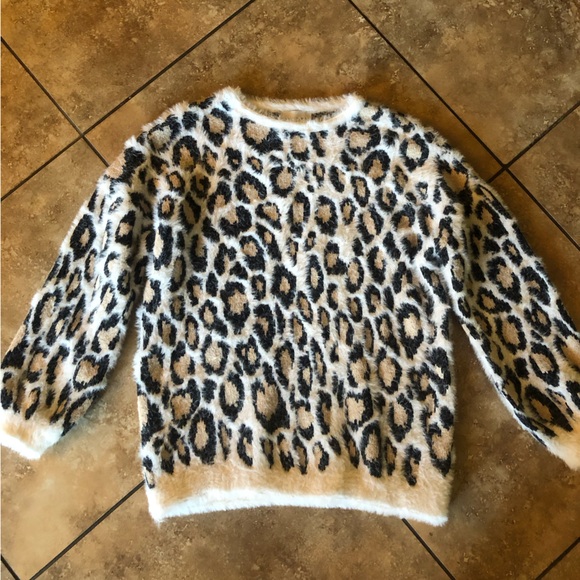 Hayden Los Angeles Animal Print Leopard Fuzzy Eyelash Relaxed Sweater - Picture 2 of 10